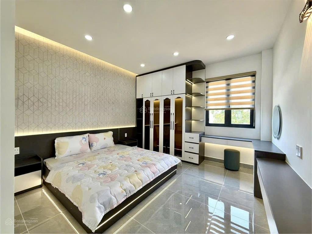 Nhà 1sẹc ngắn thạnh xuân 25, dt 4x15m, lửng, 3 lầu, 4pn, 6vs, p.thờ, s.thượng, 6.5 tỷ