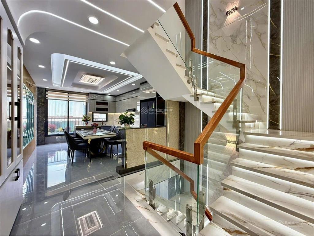 Nhà 1sẹc ngắn thạnh xuân 25, dt 4x15m, lửng, 3 lầu, 4pn, 6vs, p.thờ, s.thượng, 6.5 tỷ