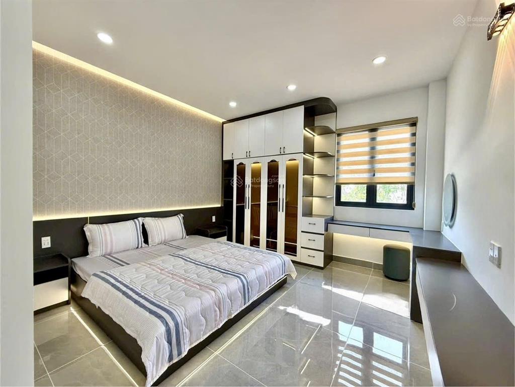 Nhà 1sẹc ngắn thạnh xuân 25, dt 4x15m, lửng, 3 lầu, 4pn, 6vs, p.thờ, s.thượng, 6.5 tỷ