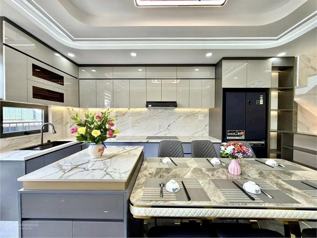 Nhà 1sẹc ngắn thạnh xuân 25, dt 4x15m, lửng, 3 lầu, 4pn, 6vs, p.thờ, s.thượng, 6.5 tỷ