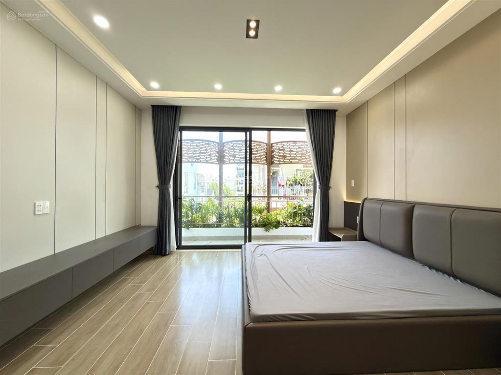 Nhà có thang máy bên công viên đường tx25, dt4,5x19m, lửng, 3 lầu, 4pn, 5vs, p. thờ, 8,4 tỷ