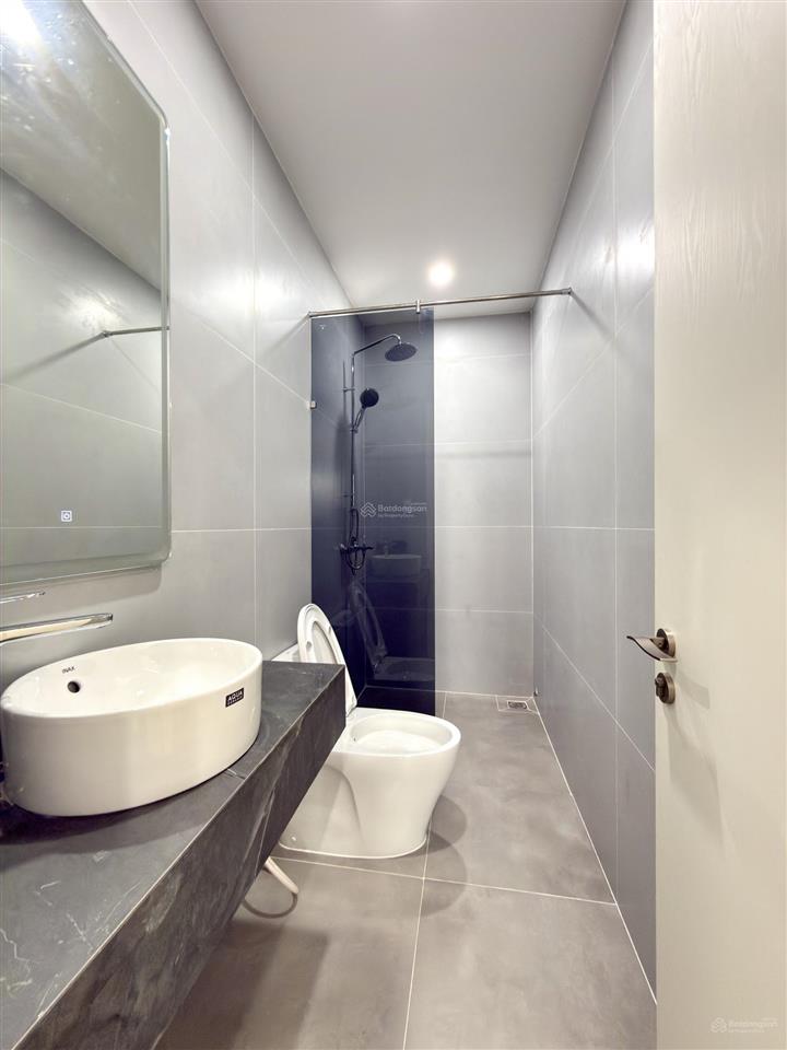 Nhà có thang máy bên công viên đường tx25, dt4,5x19m, lửng, 3 lầu, 4pn, 5vs, p. thờ, 8,4 tỷ