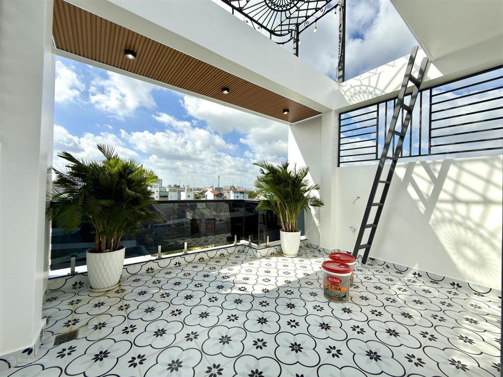 Nhà có thang máy, 1 sẹc đường thông tô ngọc vân, dt 4.5x22m, lửng, 3 lầu, 5pn, p.thờ, sân sau rộng