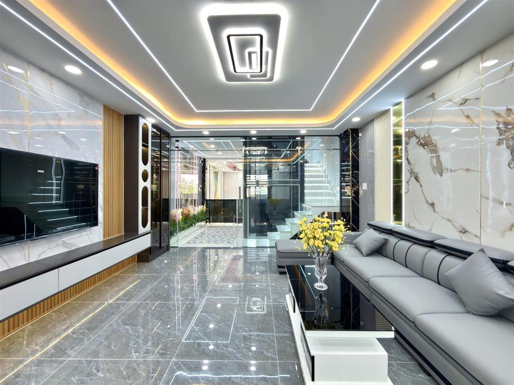 Nhà có thang máy, 1 sẹc đường thông tô ngọc vân, dt 4.5x22m, lửng, 3 lầu, 5pn, p.thờ, sân sau rộng