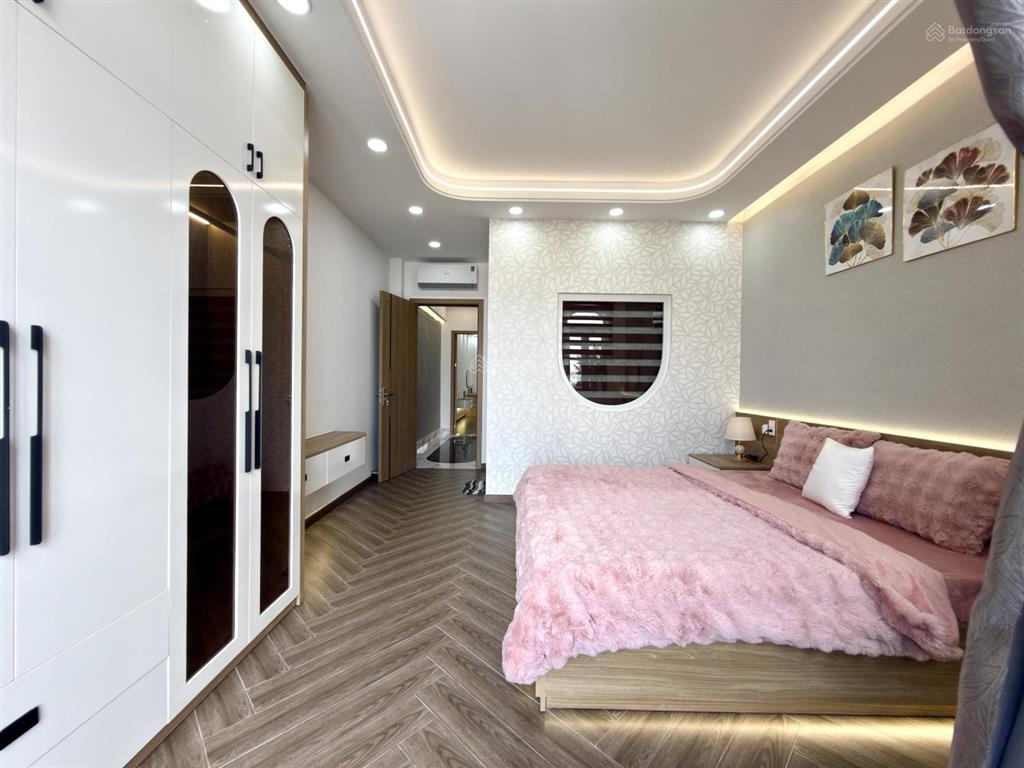 Nhà có thang máy mtkd đường thới an 12, dt 4x25m, lửng, 4 lầu, 5pn p. thờ, 7vs, hướng bắc, 8,4 tỷ