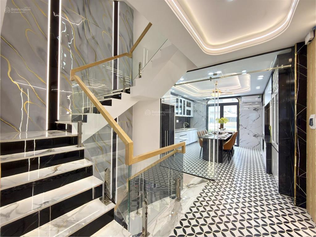 Nhà bên chợ cầu đồng và ngã tư ga, đường thạnh lộc 27, dt 4x16m, lửng, 3 lầu, 4pn, 6vs, 6,5 tỷ