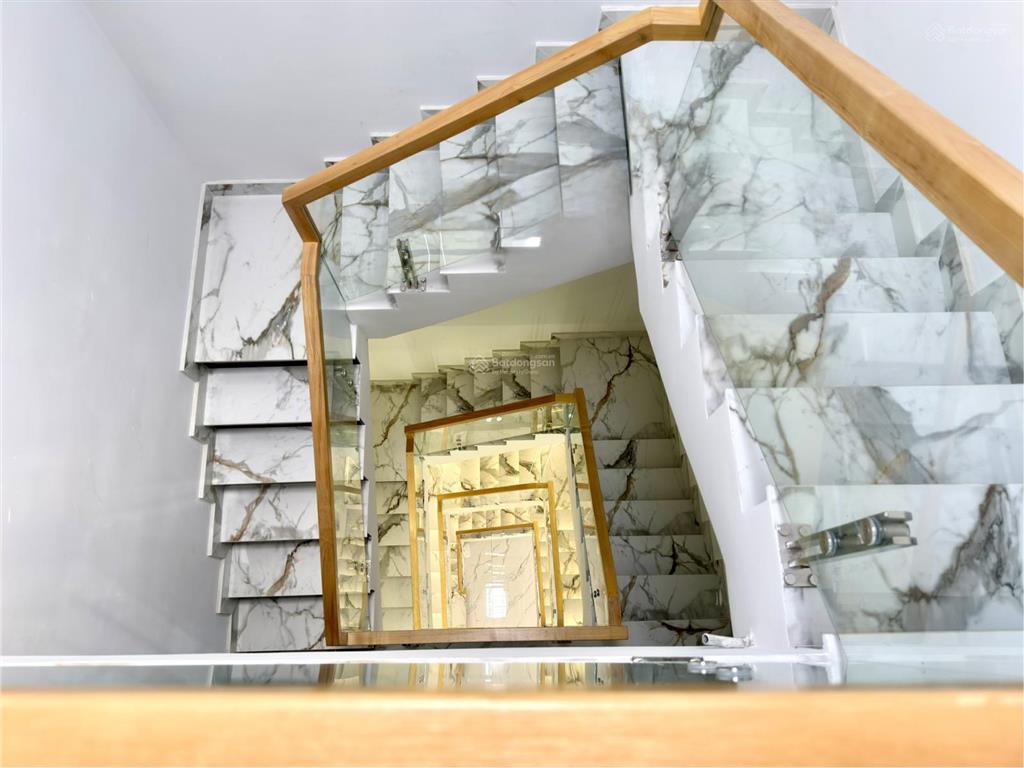 Nhà bên chợ cầu đồng và ngã tư ga, đường thạnh lộc 27, dt 4x16m, lửng, 3 lầu, 4pn, 6vs, 6,5 tỷ