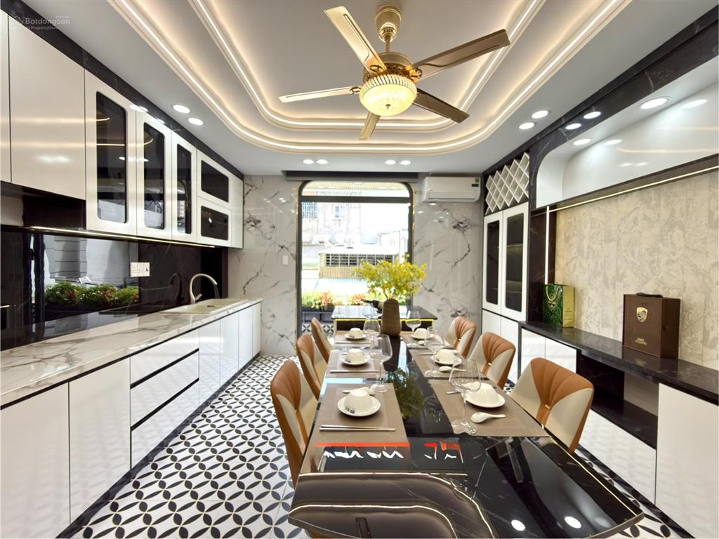 Nhà bên chợ cầu đồng và ngã tư ga, đường thạnh lộc 27, dt 4x16m, lửng, 3 lầu, 4pn, 6vs, 6,5 tỷ