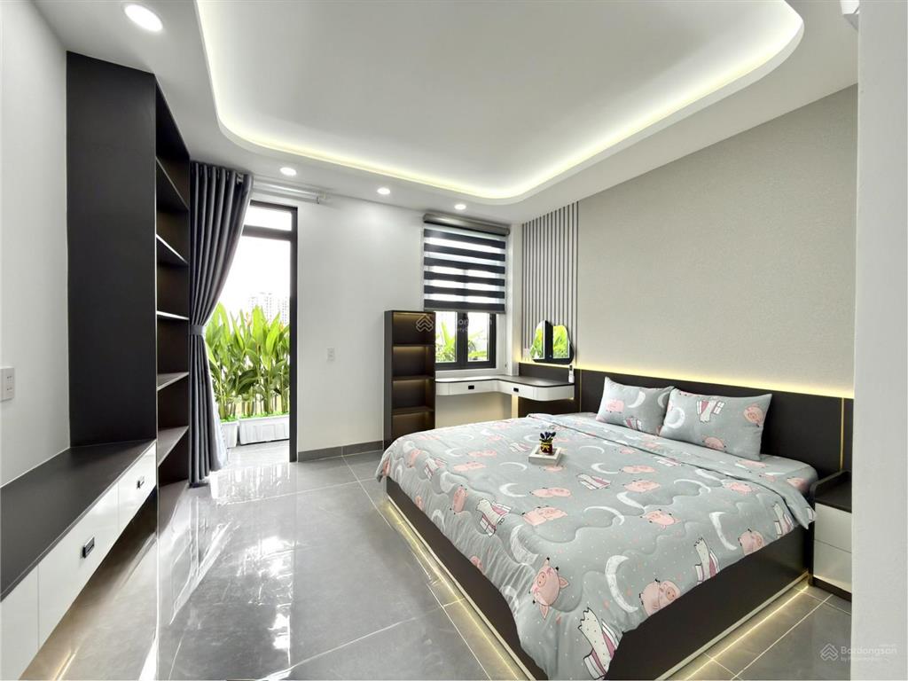 Nhà có thang máy, sát bên gò vấp, đường tx 21, dt4x27m, lửng, 3 lầu, 5pn, 7vs, p.thờ, sân thượng