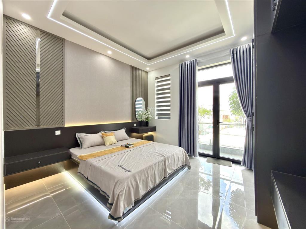 Nhà đường thông thạnh xuân 25, dt4x15m, lửng, 3 lầu, 4pn, p.thờ, sân thượng, hướng đông, 6.1 tỷ