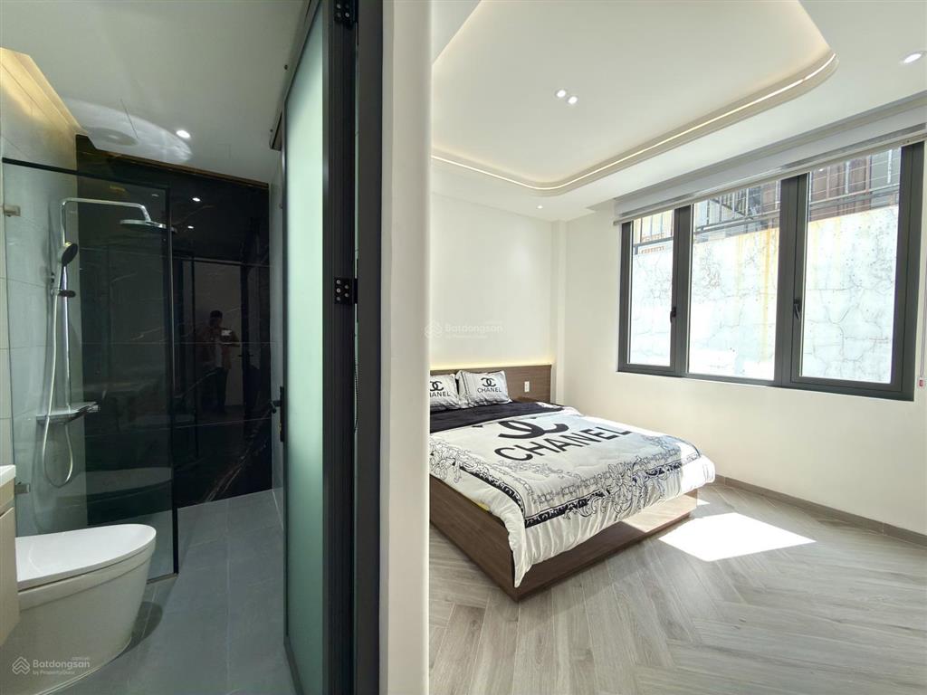 Nhà đường trần quang cơ, ngay ngã 3 đông quang, dt 4x16m, lửng, 3 lầu, 4pn, 6vs, p. thờ, gara xe