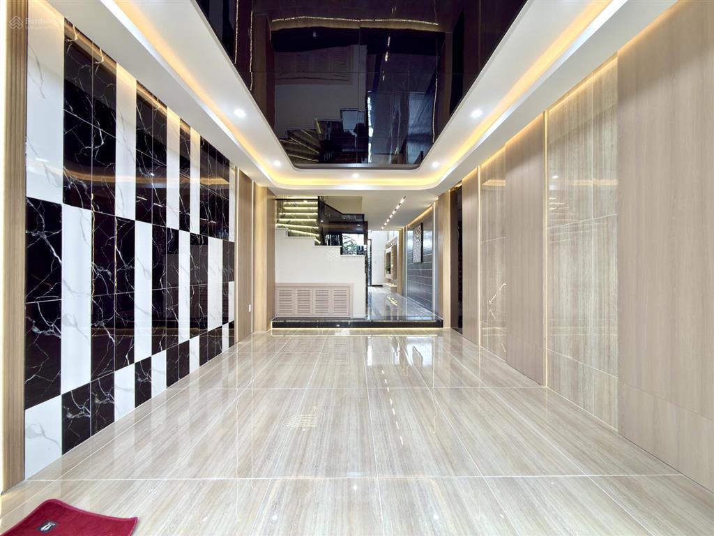 Nhà có thang máy, bên trường học, ubp, công viên, đường thạnh lộc 29, dt 4x20m, lửng, 4 lầu, 4pn.
