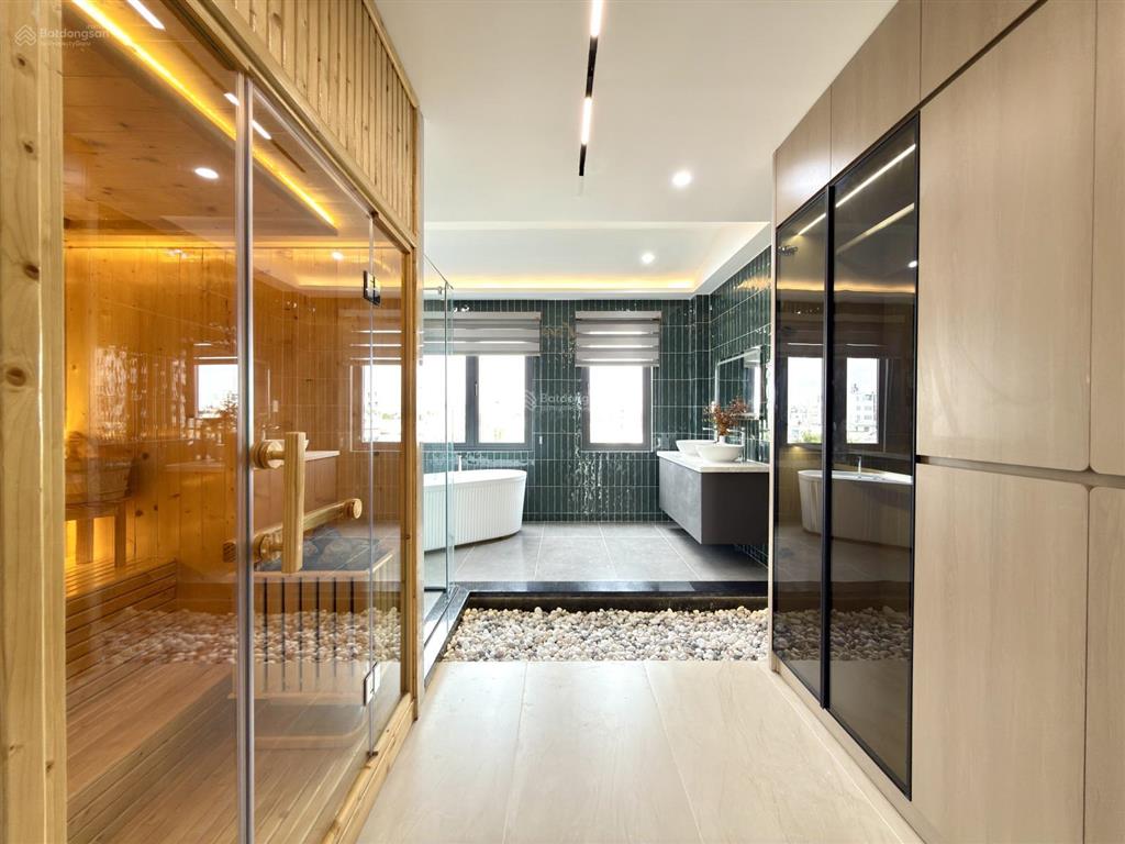 Nhà có thang máy, bên trường học, ubp, công viên, đường thạnh lộc 29, dt 4x20m, lửng, 4 lầu, 4pn.