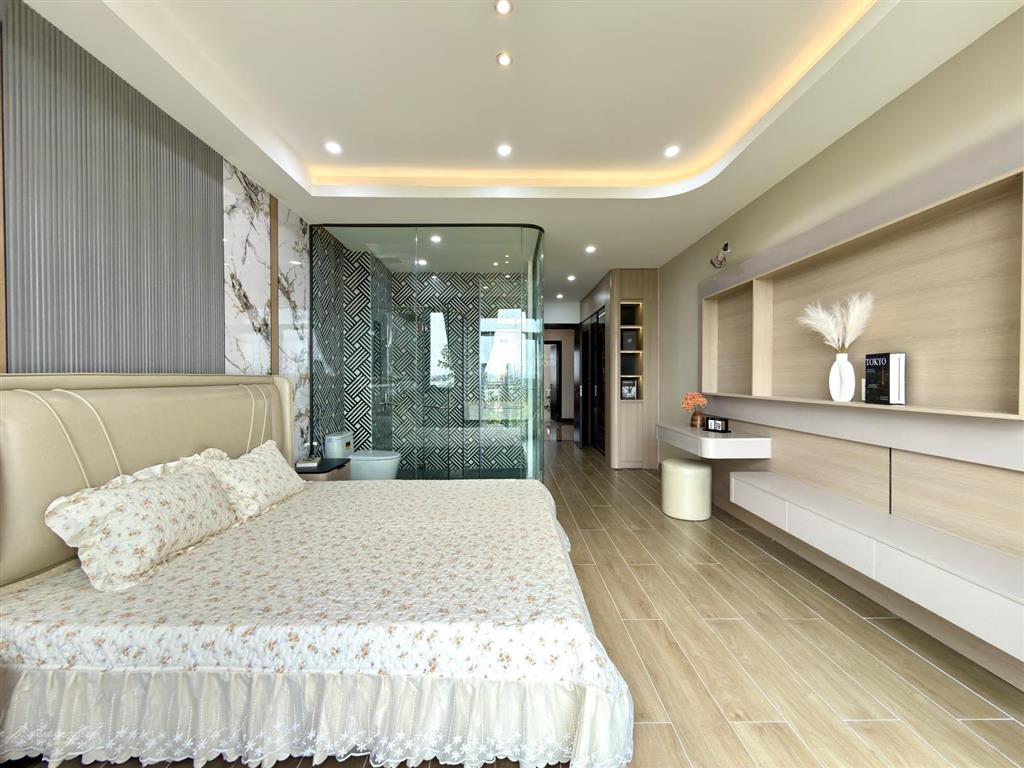 Nhà có thang máy, bên trường học, ubp, công viên, đường thạnh lộc 29, dt 4x20m, lửng, 4 lầu, 4pn.
