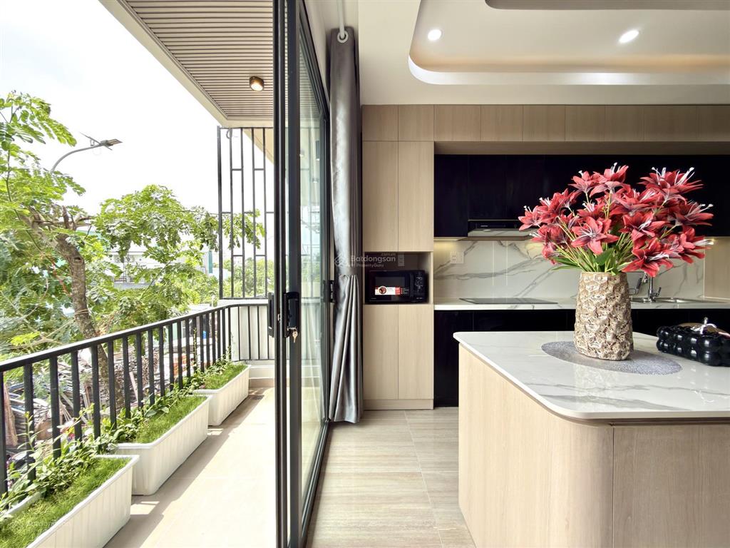 Nhà có thang máy, bên trường học, ubp, công viên, đường thạnh lộc 29, dt 4x20m, lửng, 4 lầu, 4pn.