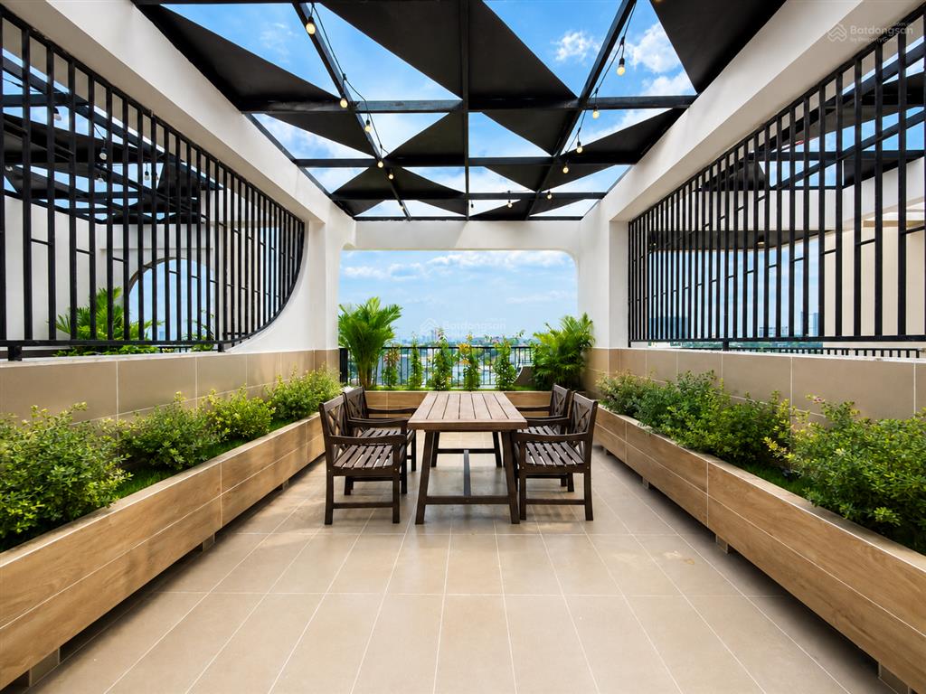 Nhà có thang máy, bên trường học, ubp, công viên, đường thạnh lộc 29, dt 4x20m, lửng, 4 lầu, 4pn.