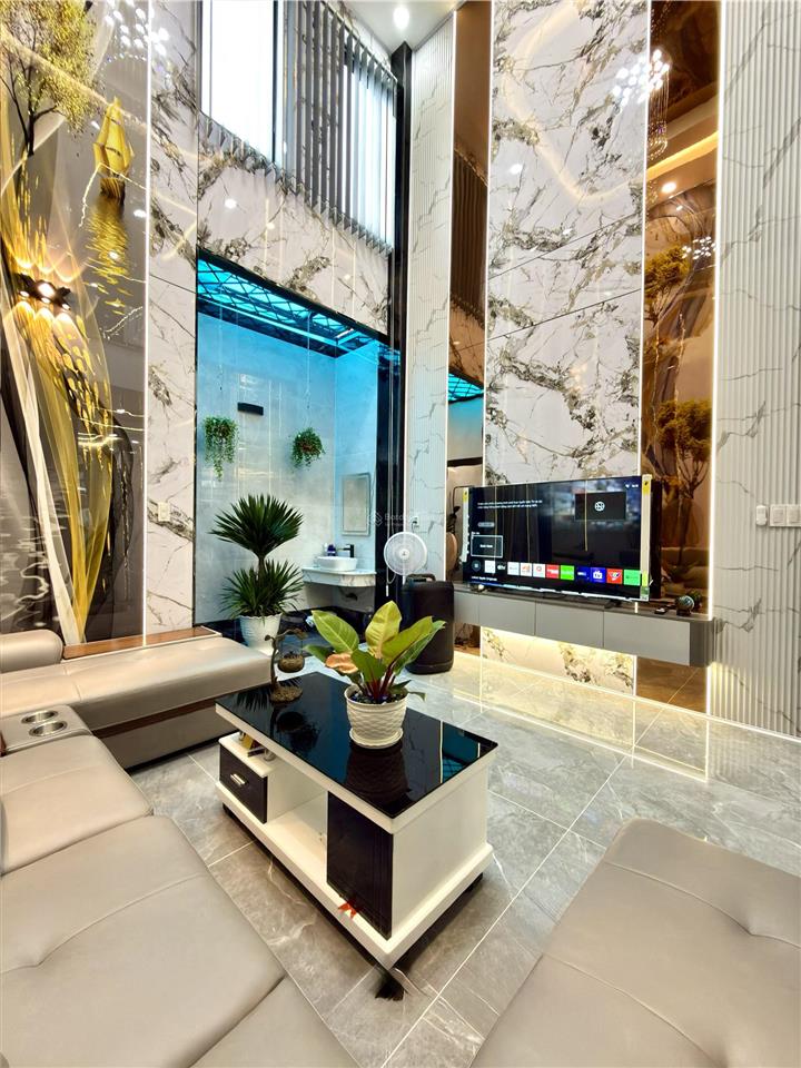 Nhà có thang máy, kế bên gò vấp, dt 4.10x20m, lửng, 3 lầu, 4pn, 6vs, sân ô tô, 7.85 tỷ