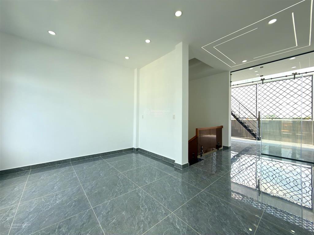 Nhà bên trường tiểu học lê văn thọ, dt5x13m, trệt, 3 lầu, 4pn, p.thờ, sân thượng, 6,9 tỷ