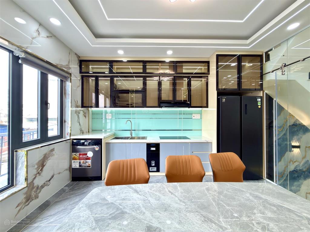 Nhà sát bên gò vấp, đường ql 1a, dt 4x16m, lửng, 3 lầu, 4pn, 5vs, p.thờ, s.thượng, 6.75 tỷ