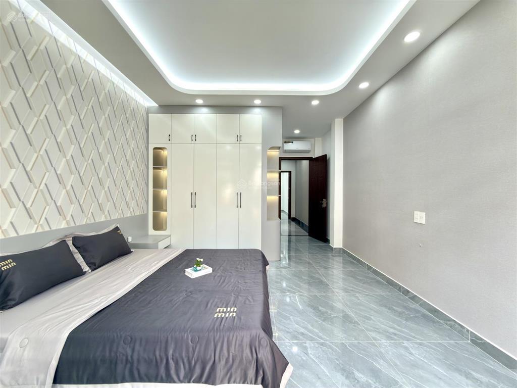 Nhà có thang máy, đối diện bvđk q.12, dt 4x19m, lửng, 3 lầu, 4pn, đường dương thị mười.