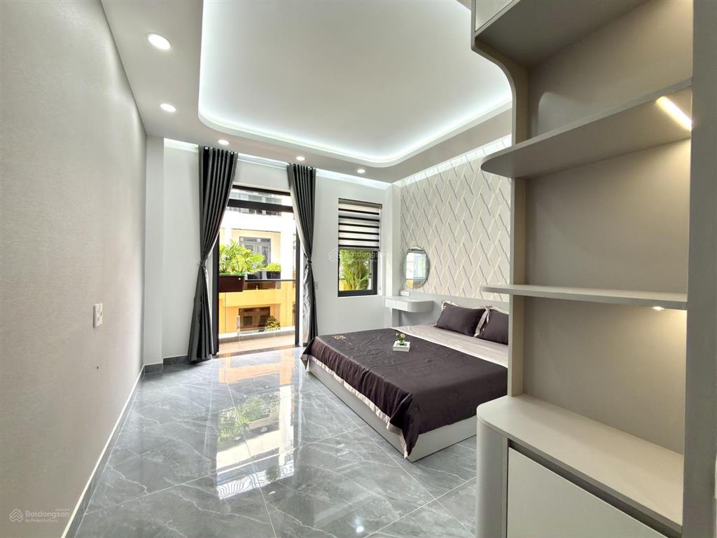 Nhà có thang máy, đối diện bvđk q.12, dt 4x19m, lửng, 3 lầu, 4pn, đường dương thị mười.