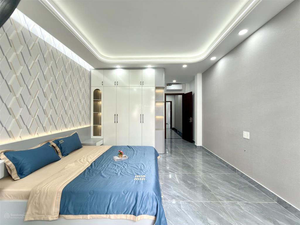 Nhà có thang máy, đối diện bvđk q.12, dt 4x19m, lửng, 3 lầu, 4pn, đường dương thị mười.
