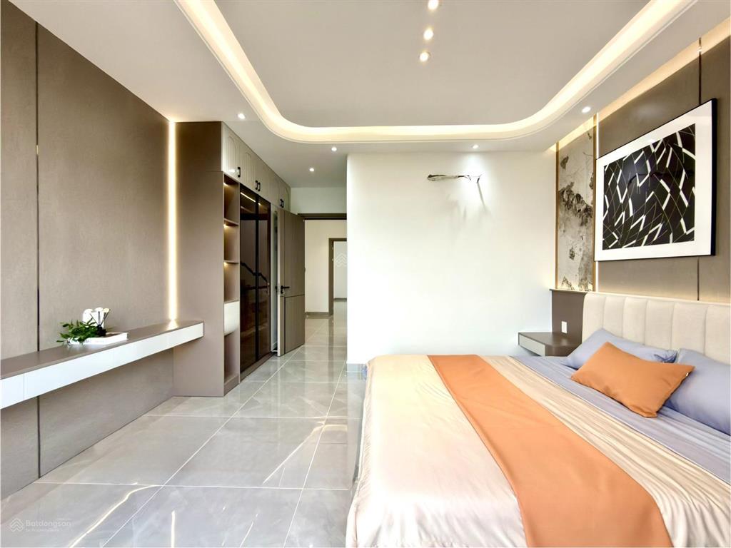 Nhà bên trường th, thcs, đường lê thị riêng, dt4.5x16m, lửng, 3 lầu, 4pn, p.thờ, hướng nam, 7.6 ty