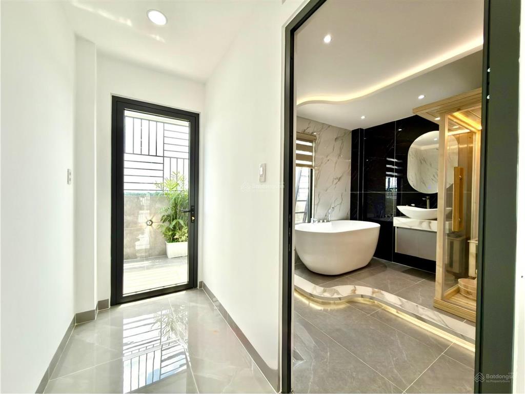 Nhà bên trường th, thcs, đường lê thị riêng, dt4.5x16m, lửng, 3 lầu, 4pn, p.thờ, hướng nam, 7.6 ty