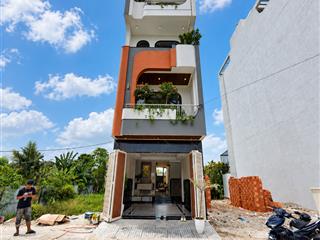 Nhà bên ubp, trường học, công viên, có thang máy, dt4x21m, lửng, 4 lầu, 5pn, p.thờ, s.thượng.