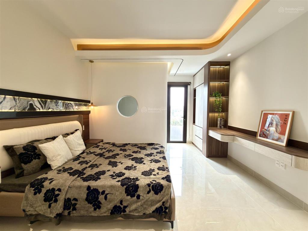 Nhà bên ubp, trường học, công viên, có thang máy, dt4x21m, lửng, 4 lầu, 5pn, p.thờ, s.thượng.