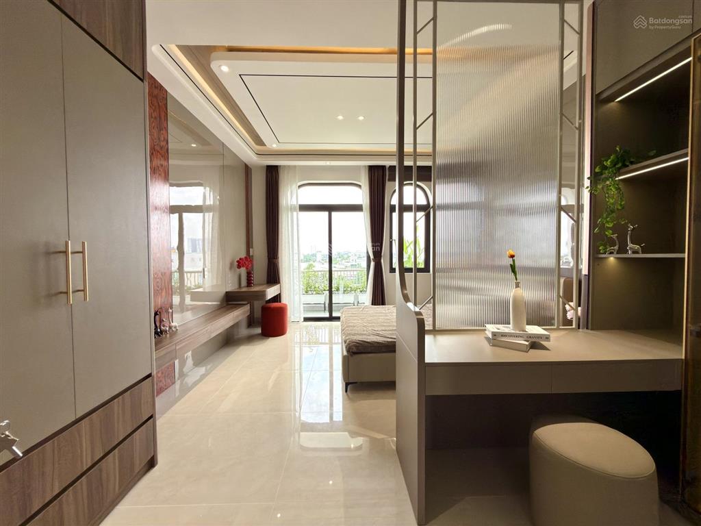 Nhà bên ubp, trường học, công viên, có thang máy, dt4x21m, lửng, 4 lầu, 5pn, p.thờ, s.thượng.