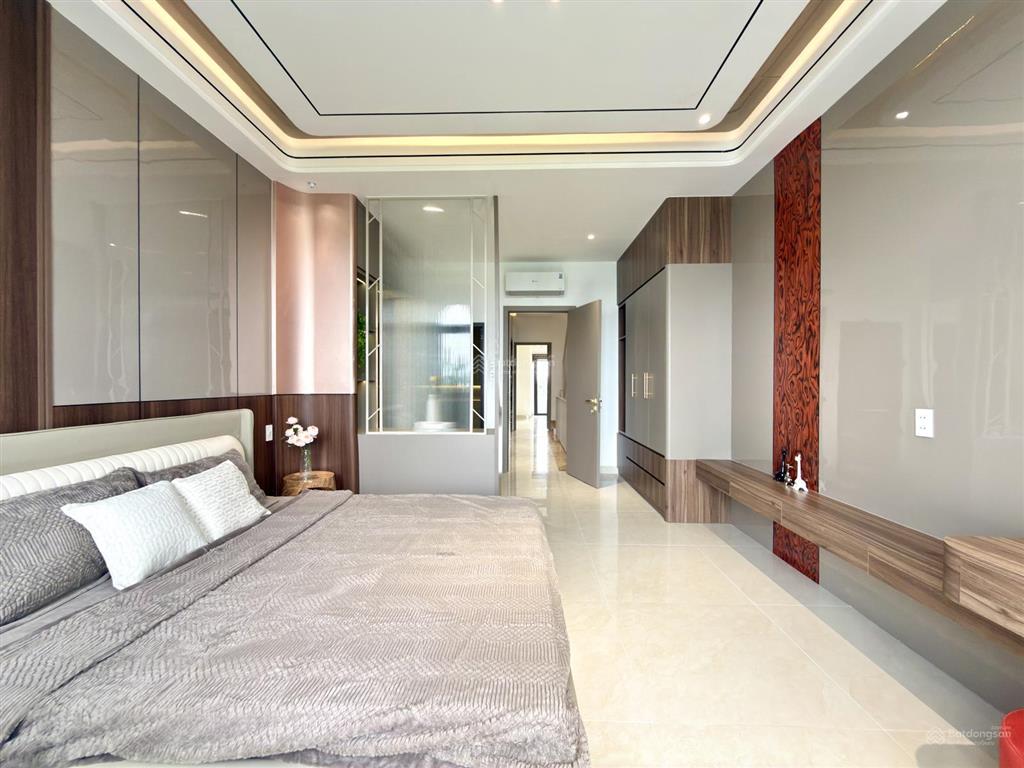 Nhà bên ubp, trường học, công viên, có thang máy, dt4x21m, lửng, 4 lầu, 5pn, p.thờ, s.thượng.