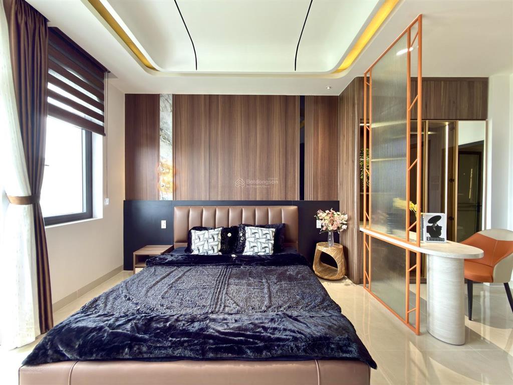 Nhà bên ubp, trường học, công viên, có thang máy, dt4x21m, lửng, 4 lầu, 5pn, p.thờ, s.thượng.