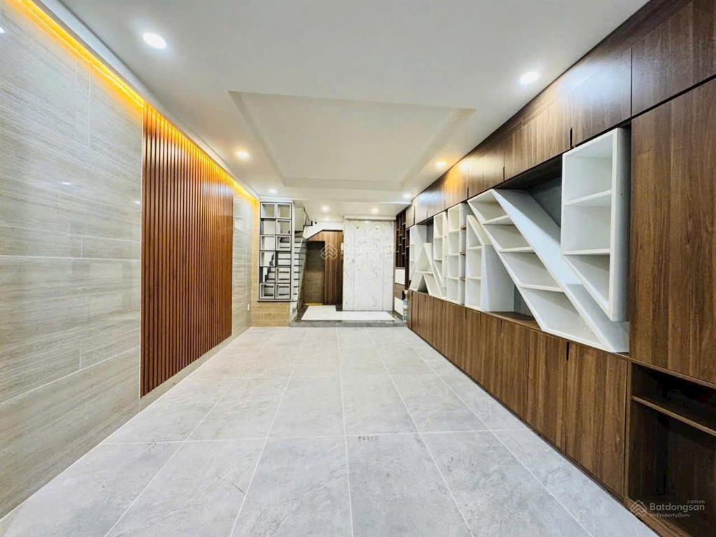 Nhà bán hxh vip quận phú nhuận. dt 4mx14m, 5 tầng thang máy