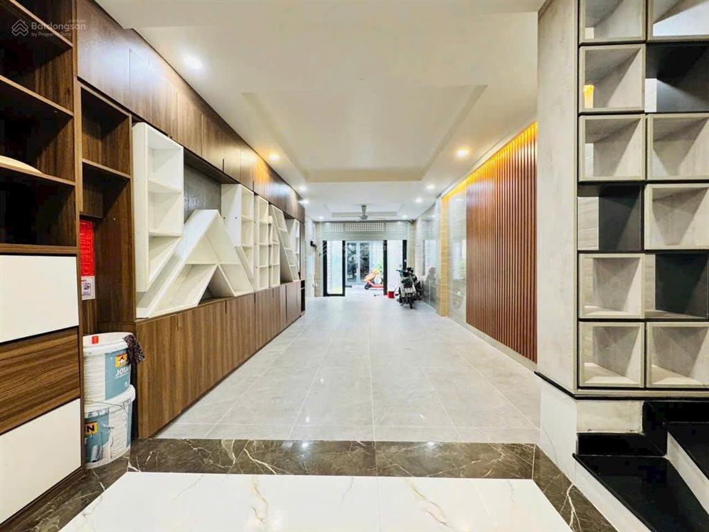 Nhà bán hxh vip quận phú nhuận. dt 4mx14m, 5 tầng thang máy