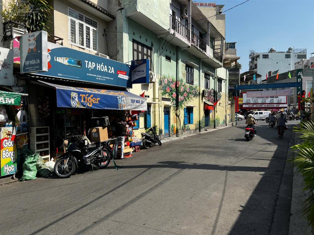Quận phú nhuận  mặt tiền cầm bá thước  phan đăng lưu. dt 363m2
