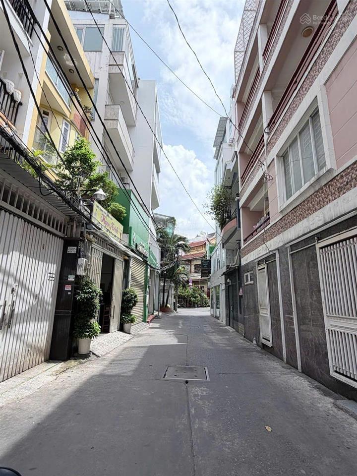 P. cầu kiệu  khu phan xích long  hxh đoàn thị điểm. dt 56m²  4 tầng