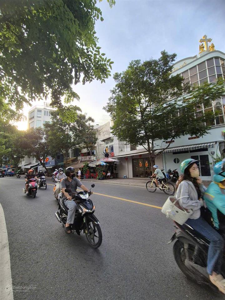 Mặt tiền thụt hoàng sa  dt 4.1mx10m, 5 tầng  ngay nam kỳ khởi nghĩa