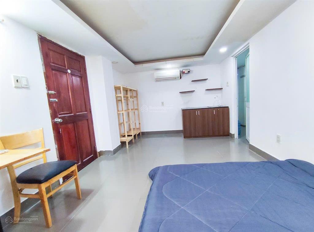 Tòa nhà 50 chdv trường sơn  ngay sân bay tân sơn nhất. dt 8.5mx33m, hầm 6 tầng