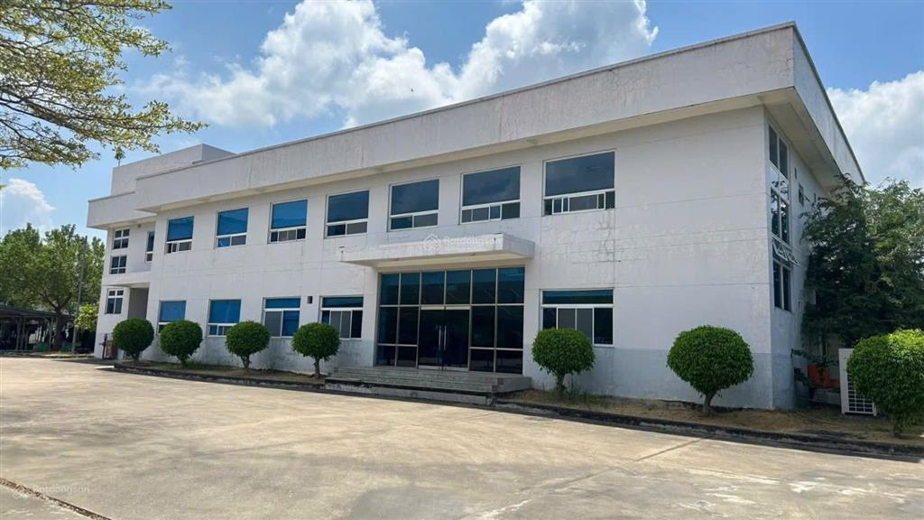 Cho thuê xưởng 4000m2 khuôn viên 4500m2