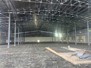 Cho thuê xưởng 2000m2 khuôn viên 2500m2 mặt tiền quốc lộ 1a