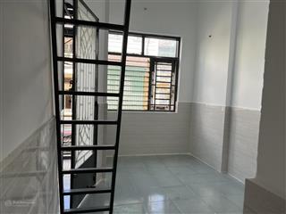 Phòng trọ ban công, cửa sổ trời mới đẹp