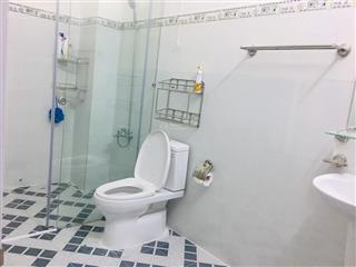 Chính chủ cho thuê nhà 1 trệt 1 lầu, hẻm 105 lê lợi vào gần, chỉ 6.5 triệu đồng/tháng.