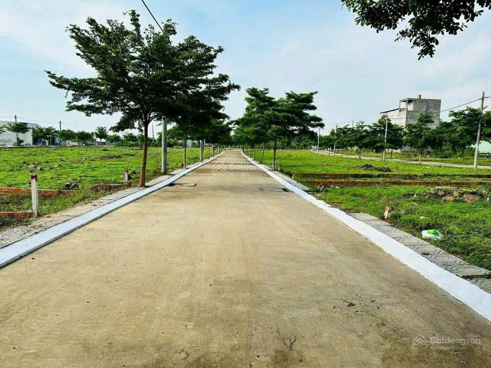 Chính chủ bán gấp lô đất 5x20m thổ cư 100% ngay gần chợ, ubnd xã sông trầu, giá rẻ 750tr