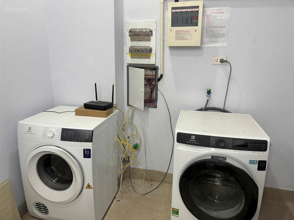 Cho thuê chung cư mini đủ đồ trong tòa nhà mới xây có thang máy phố đại la