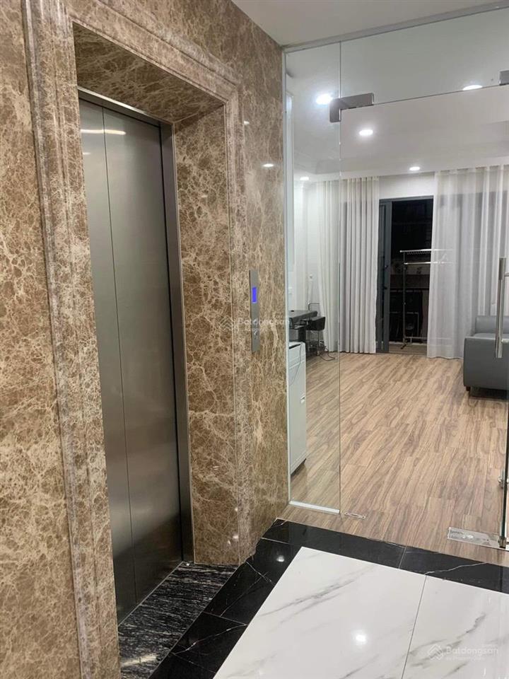 Cho thuê nhà 120m 6 tầng mặt đường phố đồng me mễ trì mt 11m tiện làm nhà hàng showroom văn phòng