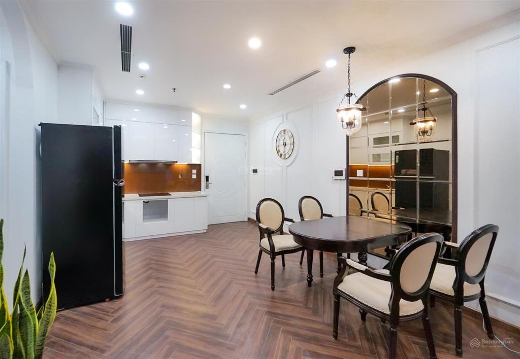 Bán căn 02pn, 80m2, hướng đông nam tòa park 7 giá chỉ 8 tỷ.  0977 088 ***
