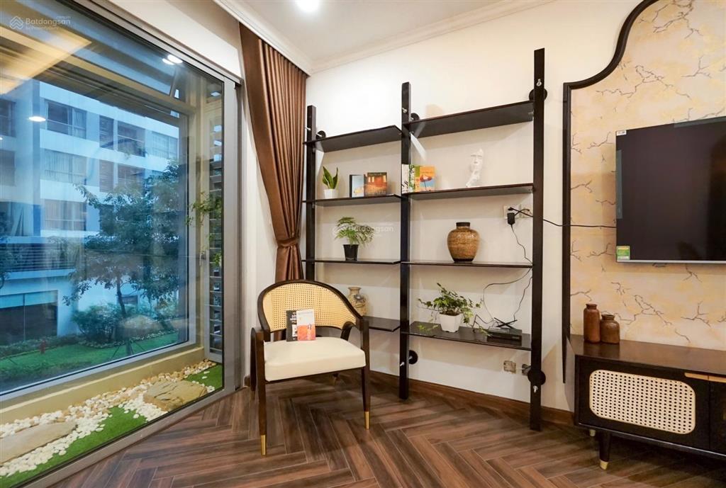 Bán căn 02pn, 80m2, hướng đông nam tòa park 7 giá chỉ 8 tỷ.  0977 088 ***