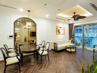 Bán căn 02pn, 80m2, hướng đông nam tòa park 7 giá chỉ 8 tỷ.  0977 088 ***