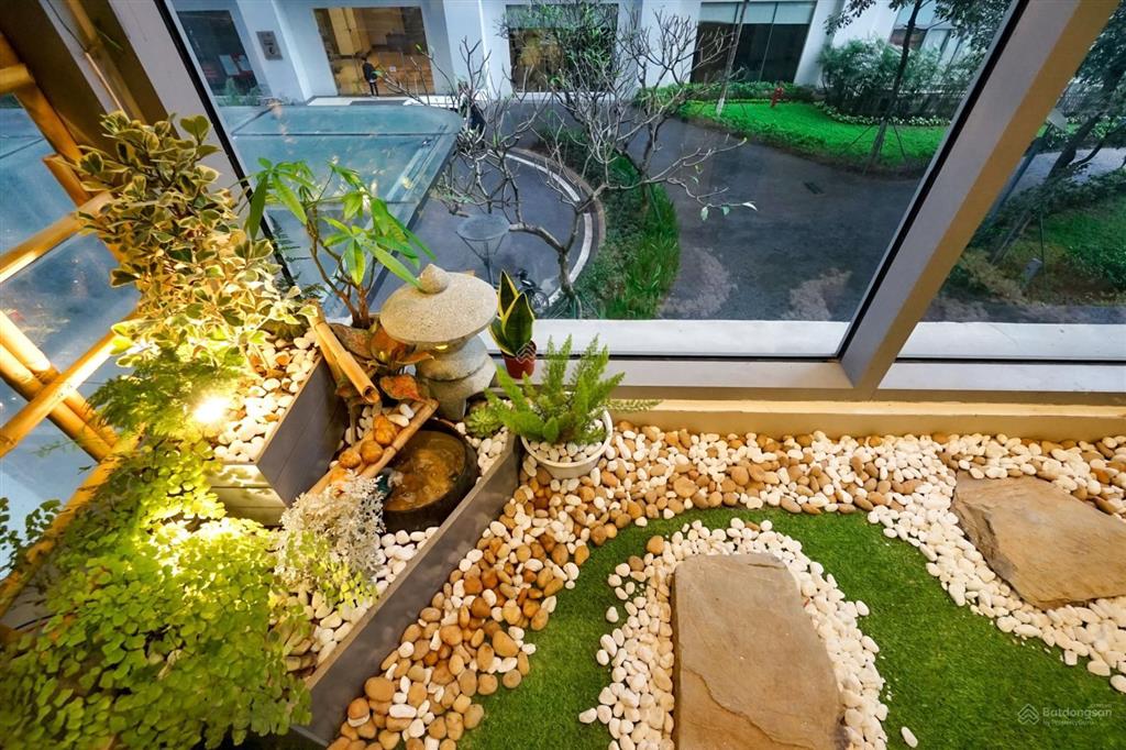 Bán căn 02pn, 80m2, hướng đông nam tòa park 7 giá chỉ 8 tỷ.  0977 088 ***